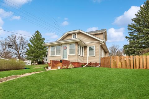 Homes For Sale - 204 S 5th Street<br/> Guthrie County, Guthrie Center, IA 50115