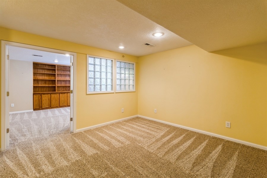 3331 Mckinley Avenue, Des Moines, Iowa image 24