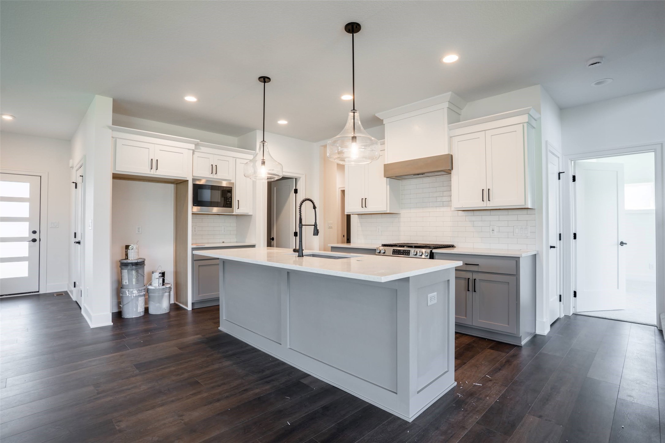 537 SE Walnut Woods Drive