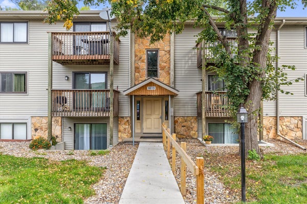 9513 UNIVERSITY AVE APT 11, CLIVE, IA 50325 - Image b1bb07e0eb0930786e6cef77e02b08d4/1747402489