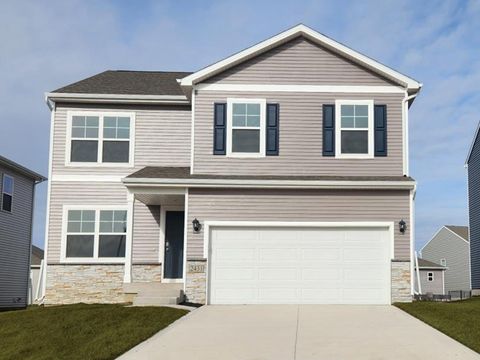 Homes For Sale - 5704 152nd Street<br/> Dallas County, Urbandale, IA 50111