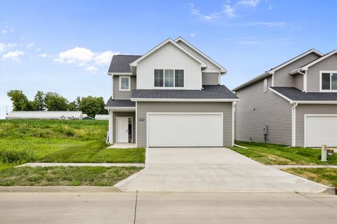 Homes For Sale - 2721 Yordi Drive Drive<br/> Warren County, Norwalk, IA 50211