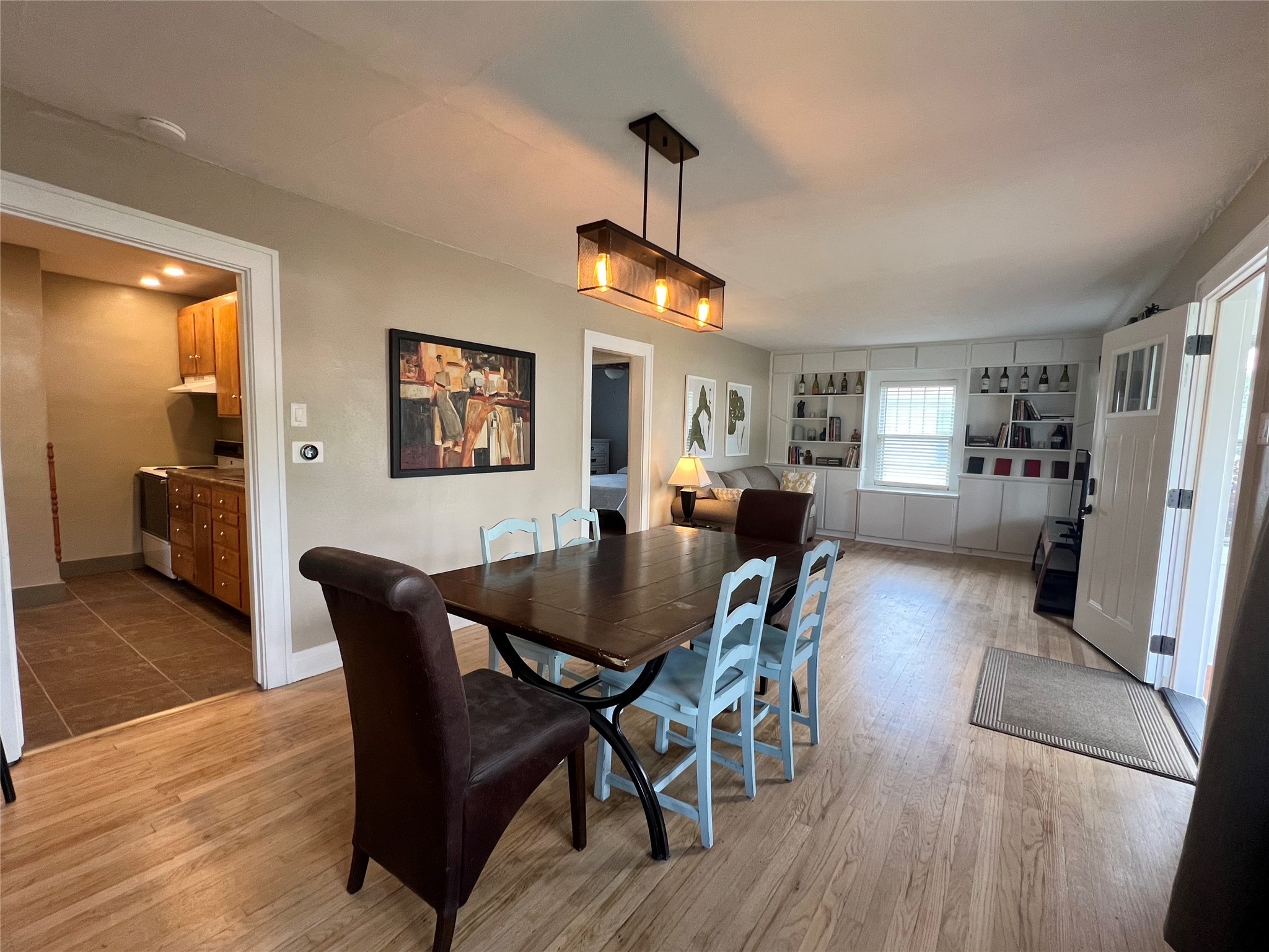 311 W 8th Street, Newton, Iowa image 2