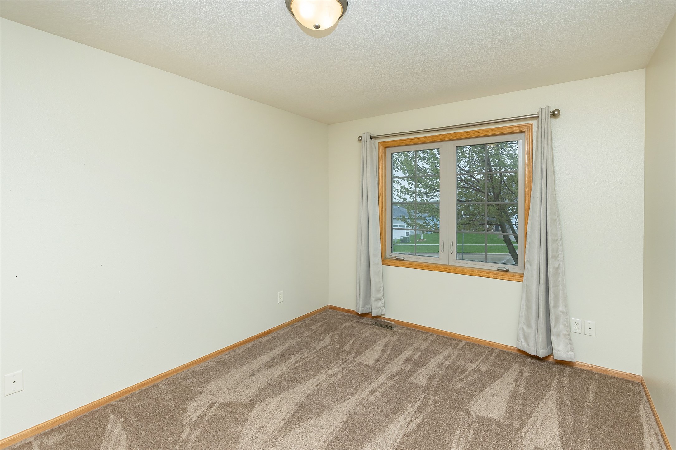 109 S 19th Court, Indianola, Iowa image 16