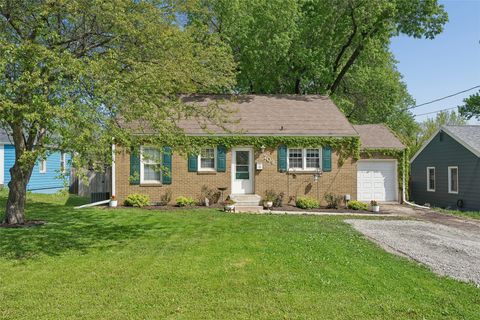 Homes For Sale - 709 Ashworth Road<br/> West Des Moines, IA 50265