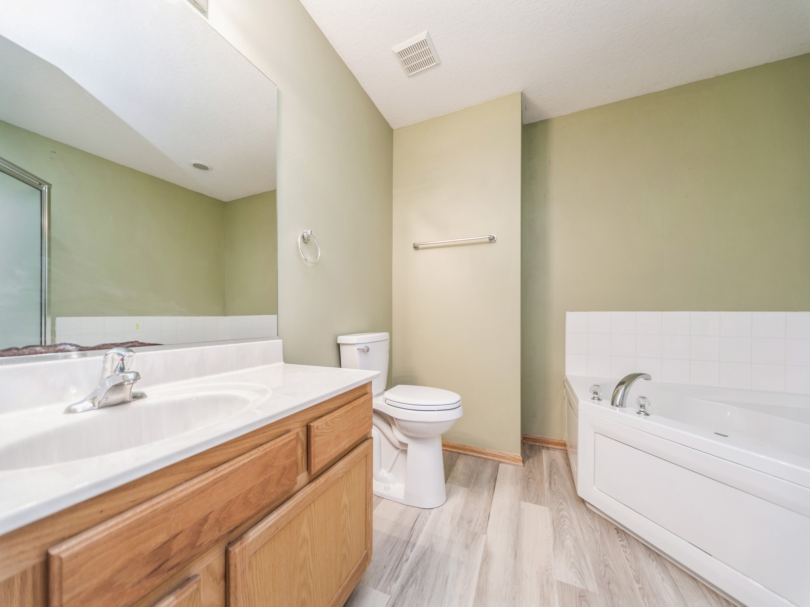 601 Orchard Hills Drive #1002, Norwalk, Iowa image 15