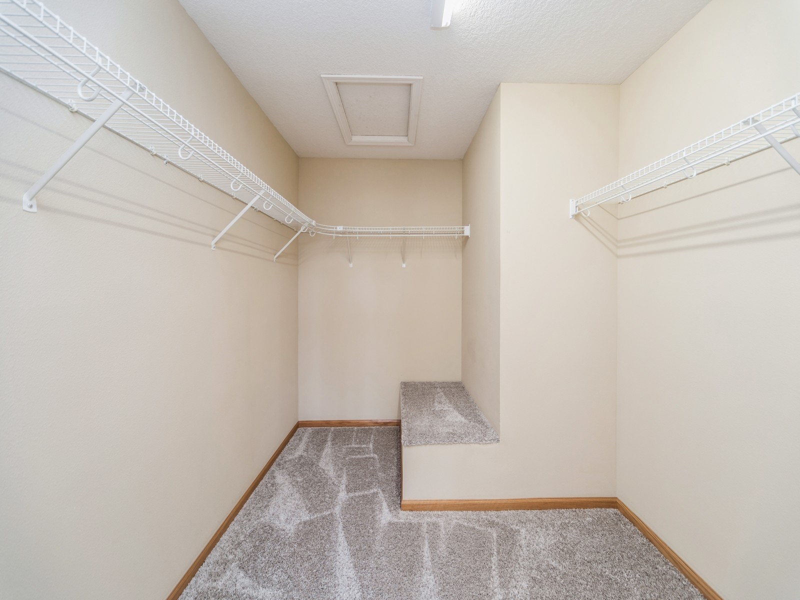 601 Orchard Hills Drive #1002, Norwalk, Iowa image 12