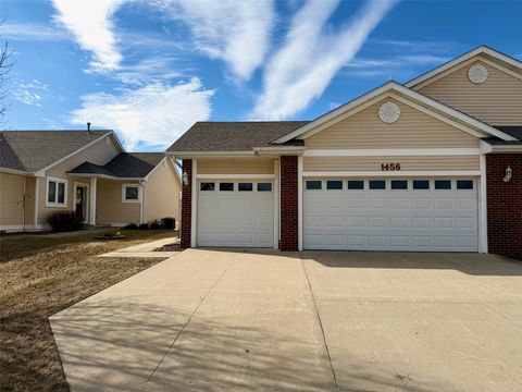Condo For Sale - 1456 SE Primrose Lane<br/> Waukee, IA 50263