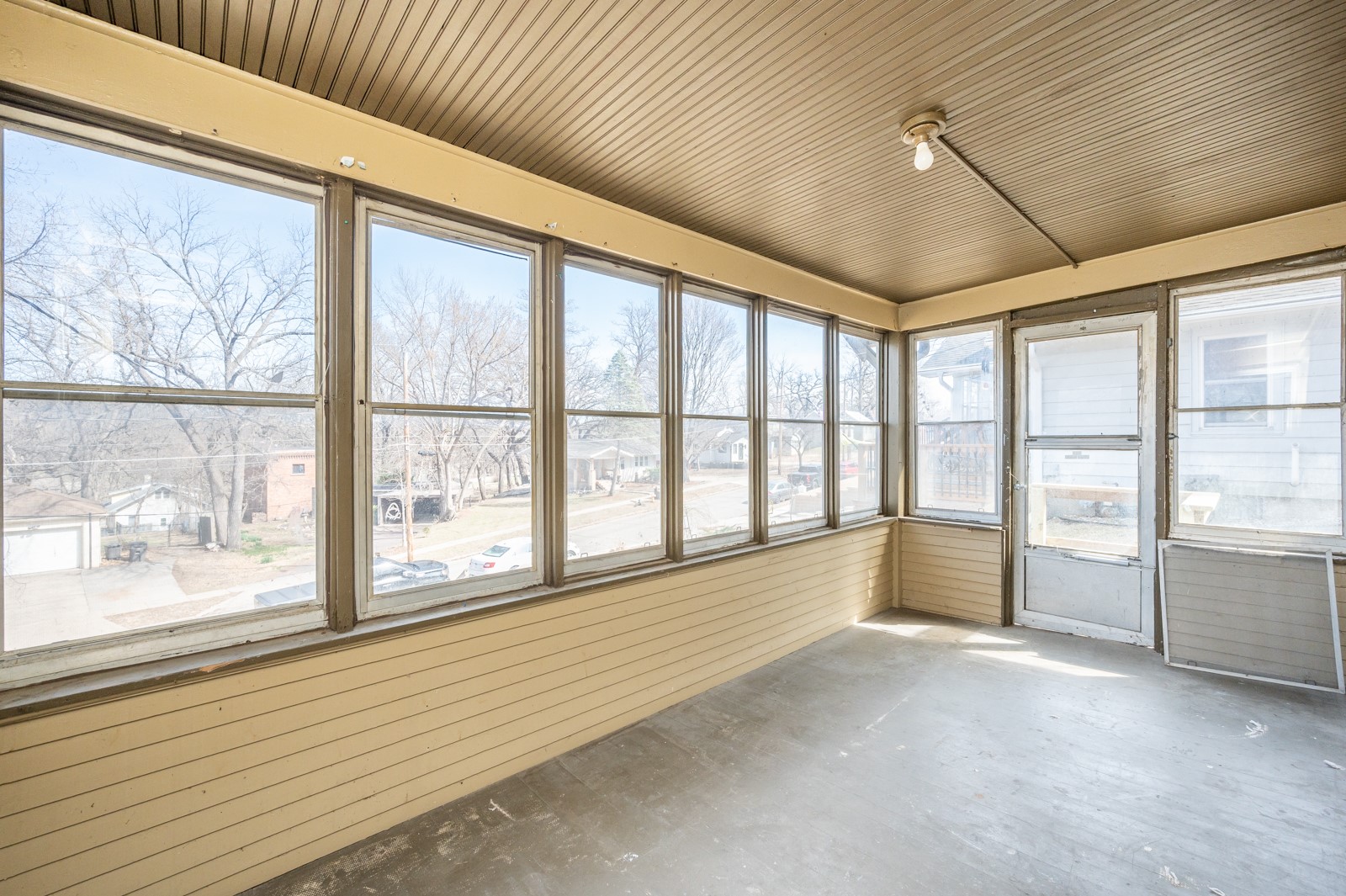 932 Kirkwood Avenue, Des Moines, Iowa image 2