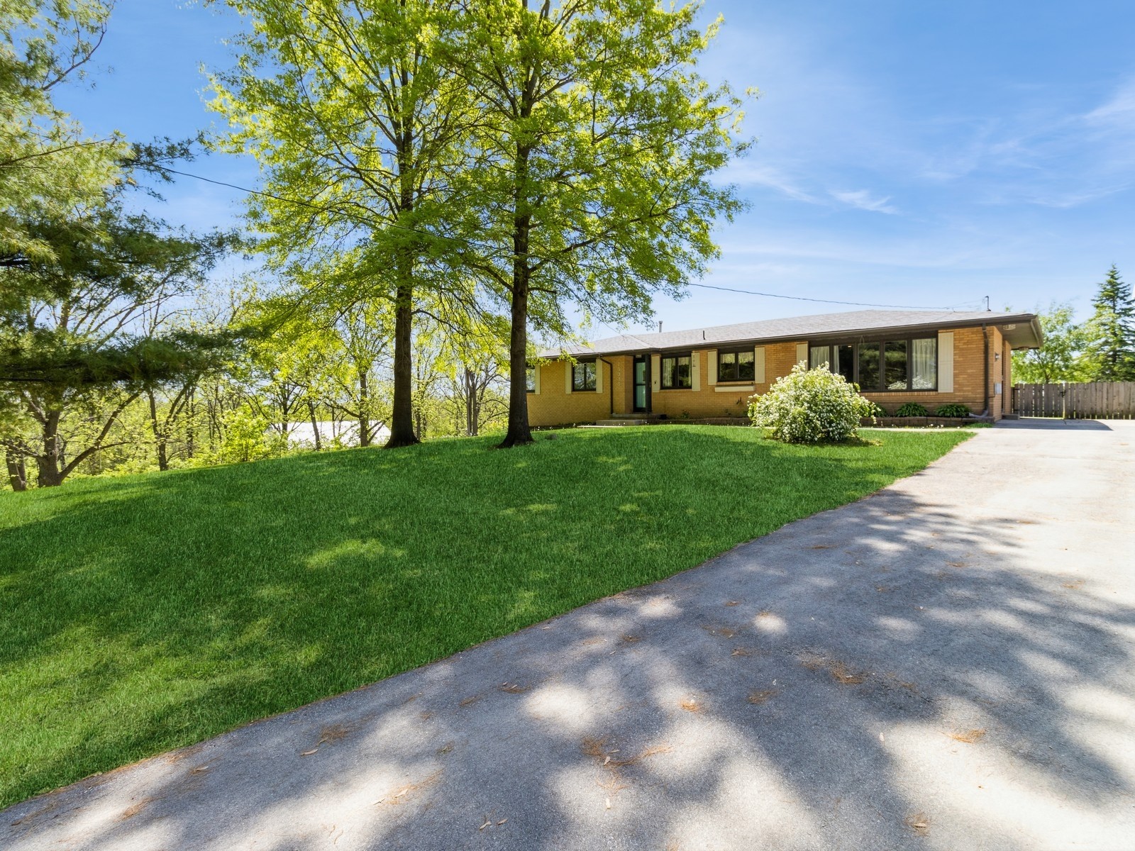10938 Southwold Road, Des Moines, Iowa image 1