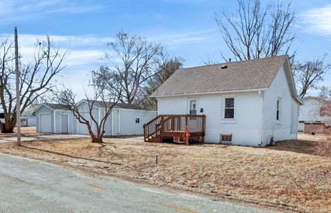 Homes For Sale - 903 Walnut Street<br/> Marion County, Melcher Dallas, IA 50163