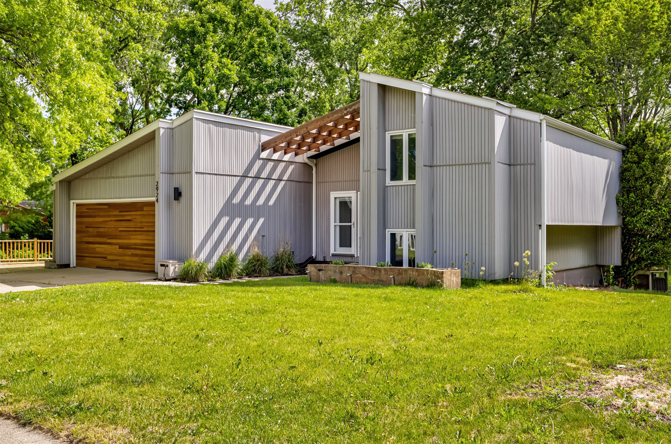 2924 Diamond Street, Ames, Iowa image 2