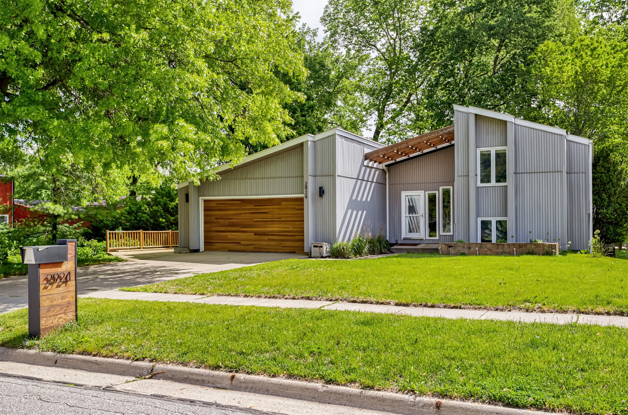 2924 Diamond Street, Ames, Iowa image 1