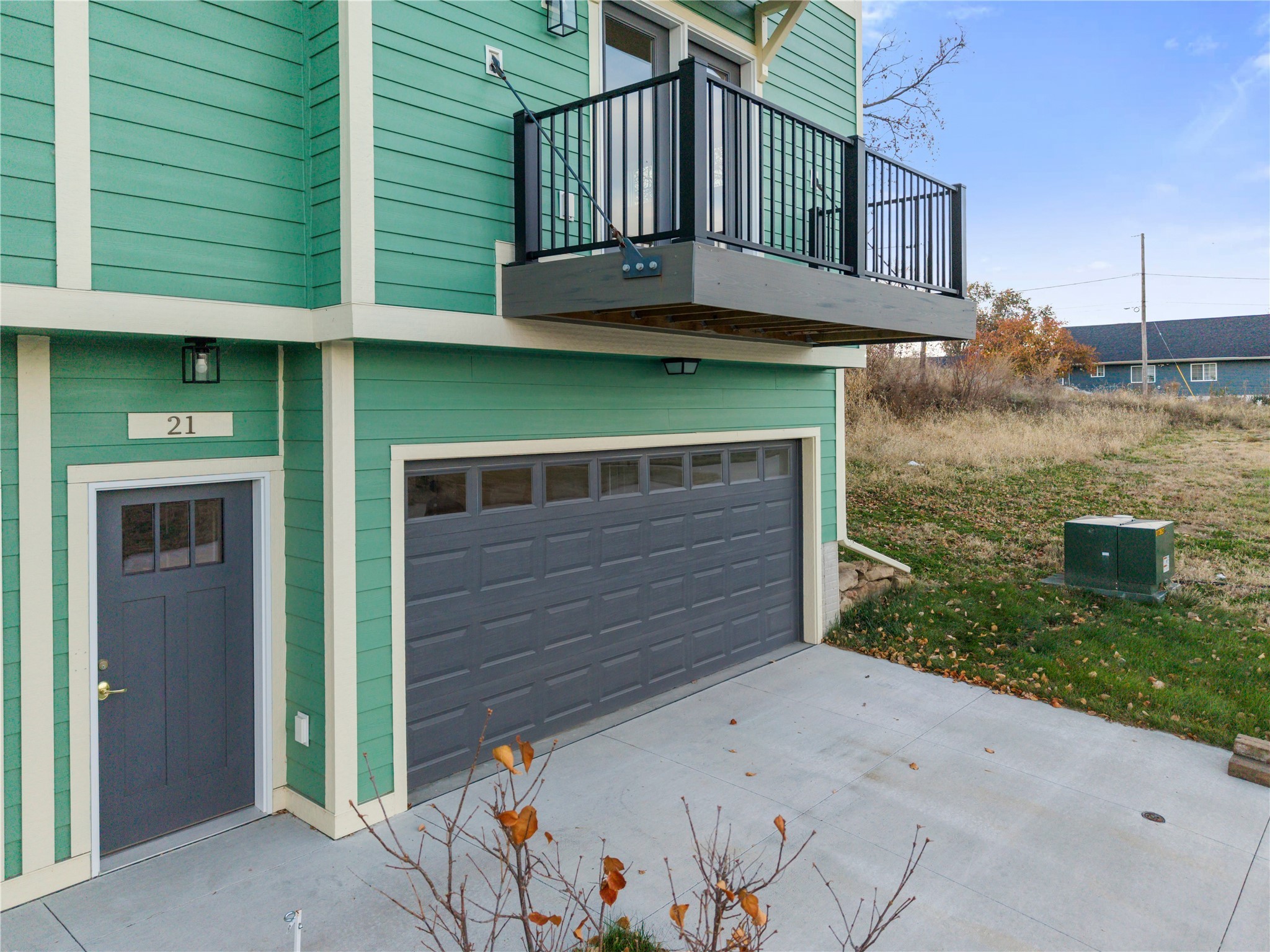 Photo 1 of 21 — 335 Forest Avenue 21, Des Moines, IA 50314