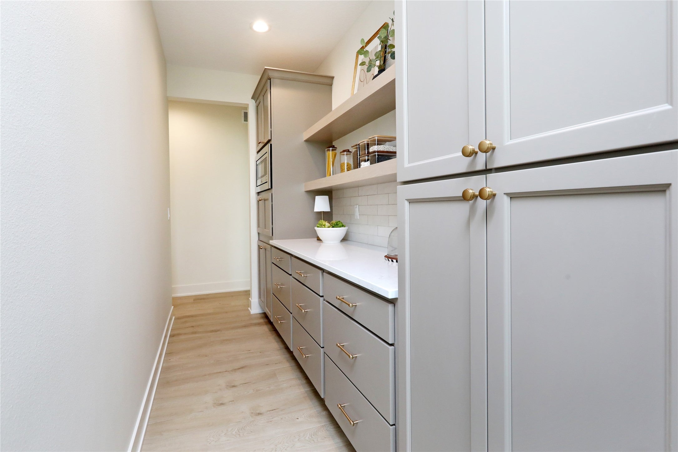 2257 Green Leaf Circle