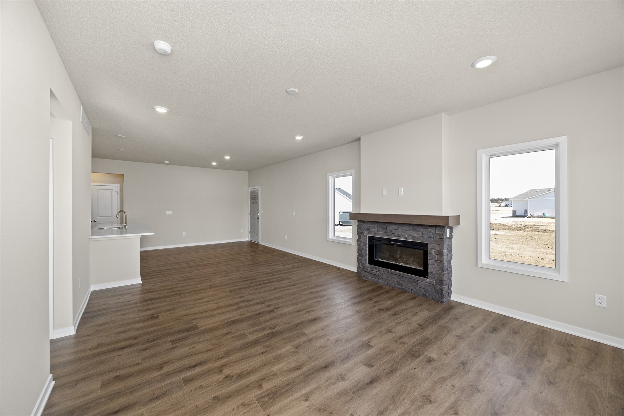 9772 Regatta Lane, Johnston, Iowa image 4