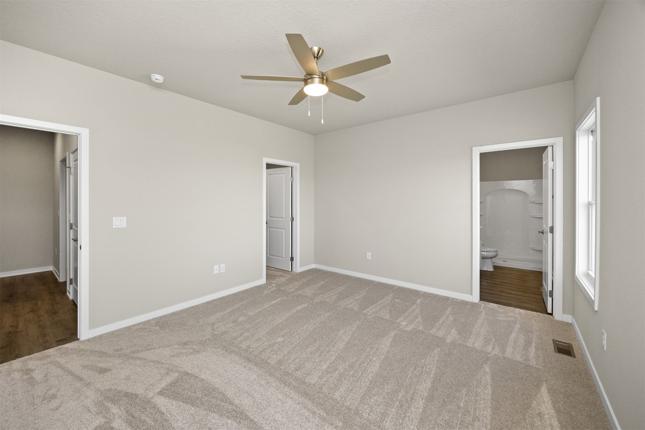 9772 Regatta Lane, Johnston, Iowa image 25