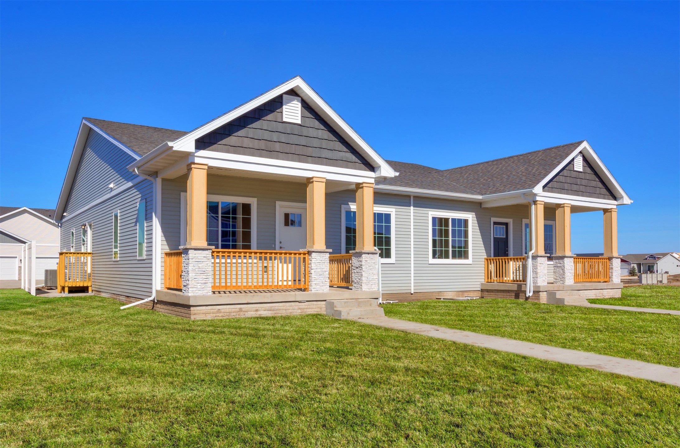 9772 Regatta Lane, Johnston, Iowa image 3
