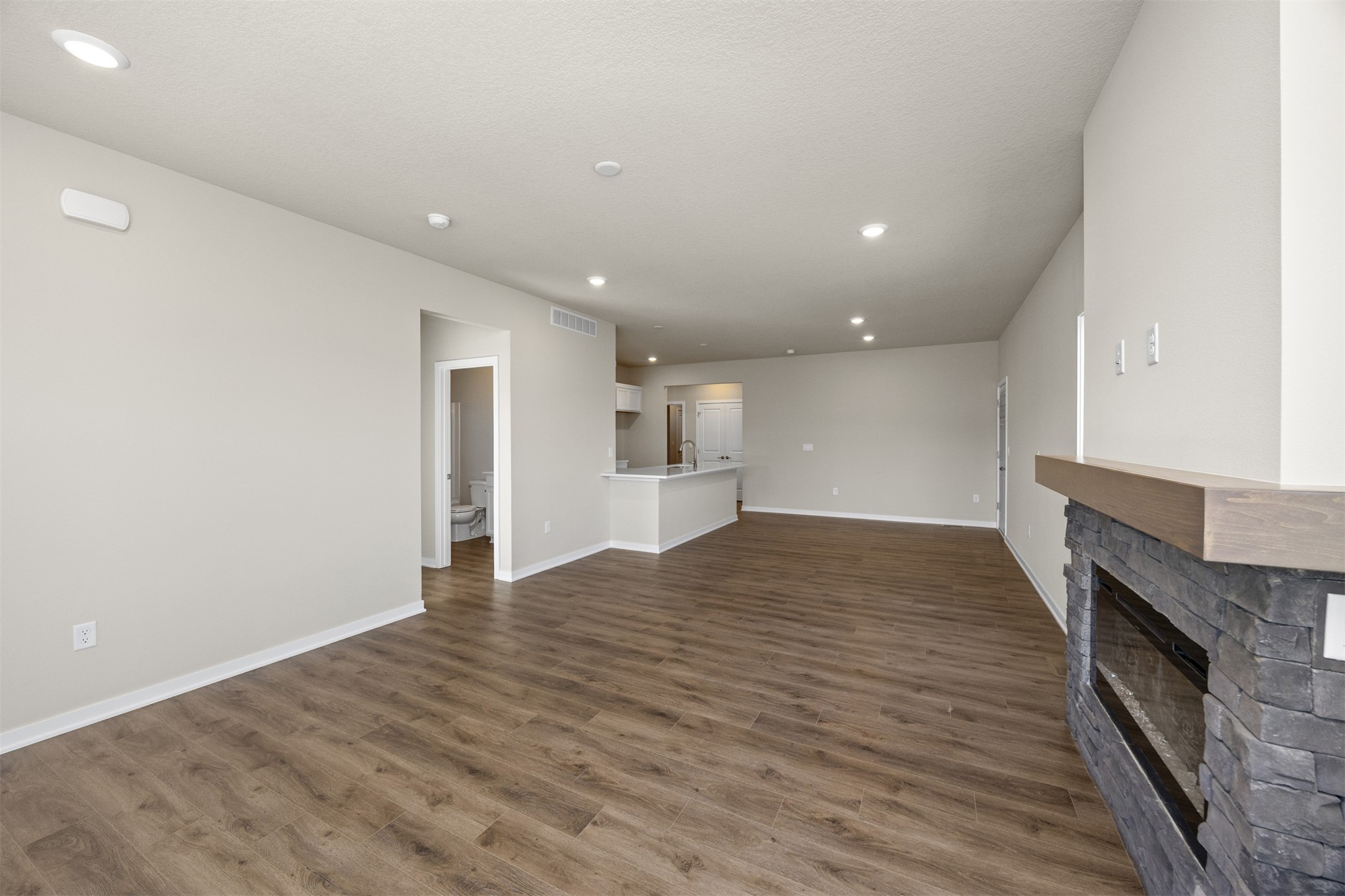 9772 Regatta Lane, Johnston, Iowa image 6