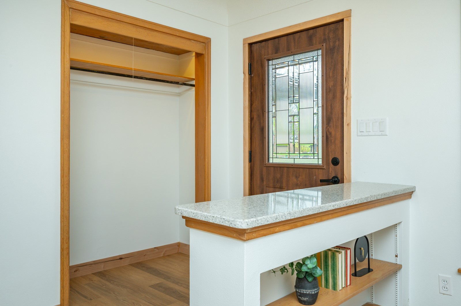 6815 Del Matro Avenue, Windsor Heights, Iowa image 2