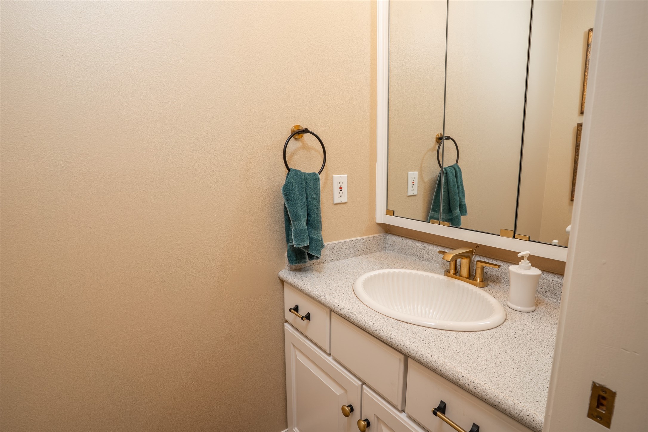 2403 Guenever Court, Altoona, Iowa image 12