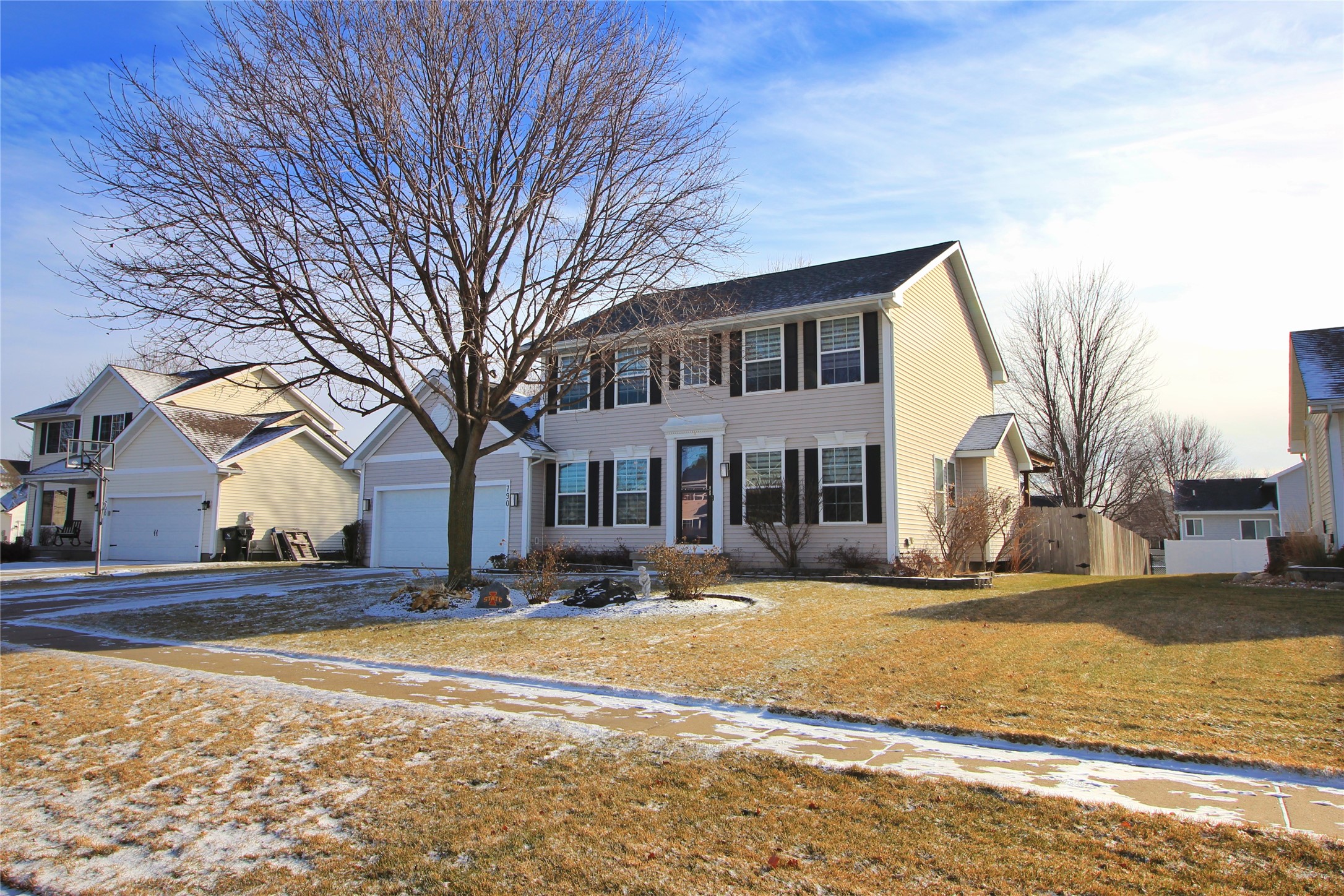 790 SE Glendale Drive, Waukee, Iowa image 2