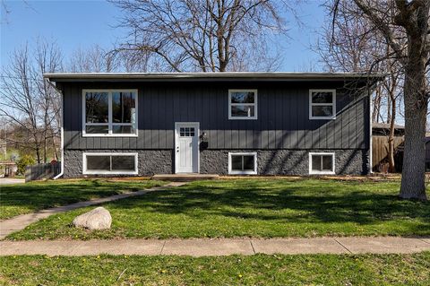 Single Family Residence in Urbandale IA 9111 Boston Avenue.jpg