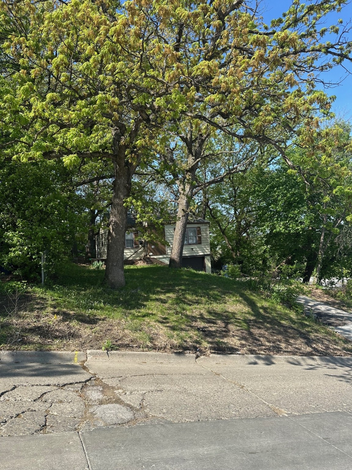 718 Monona Avenue, Des Moines, Iowa image 6