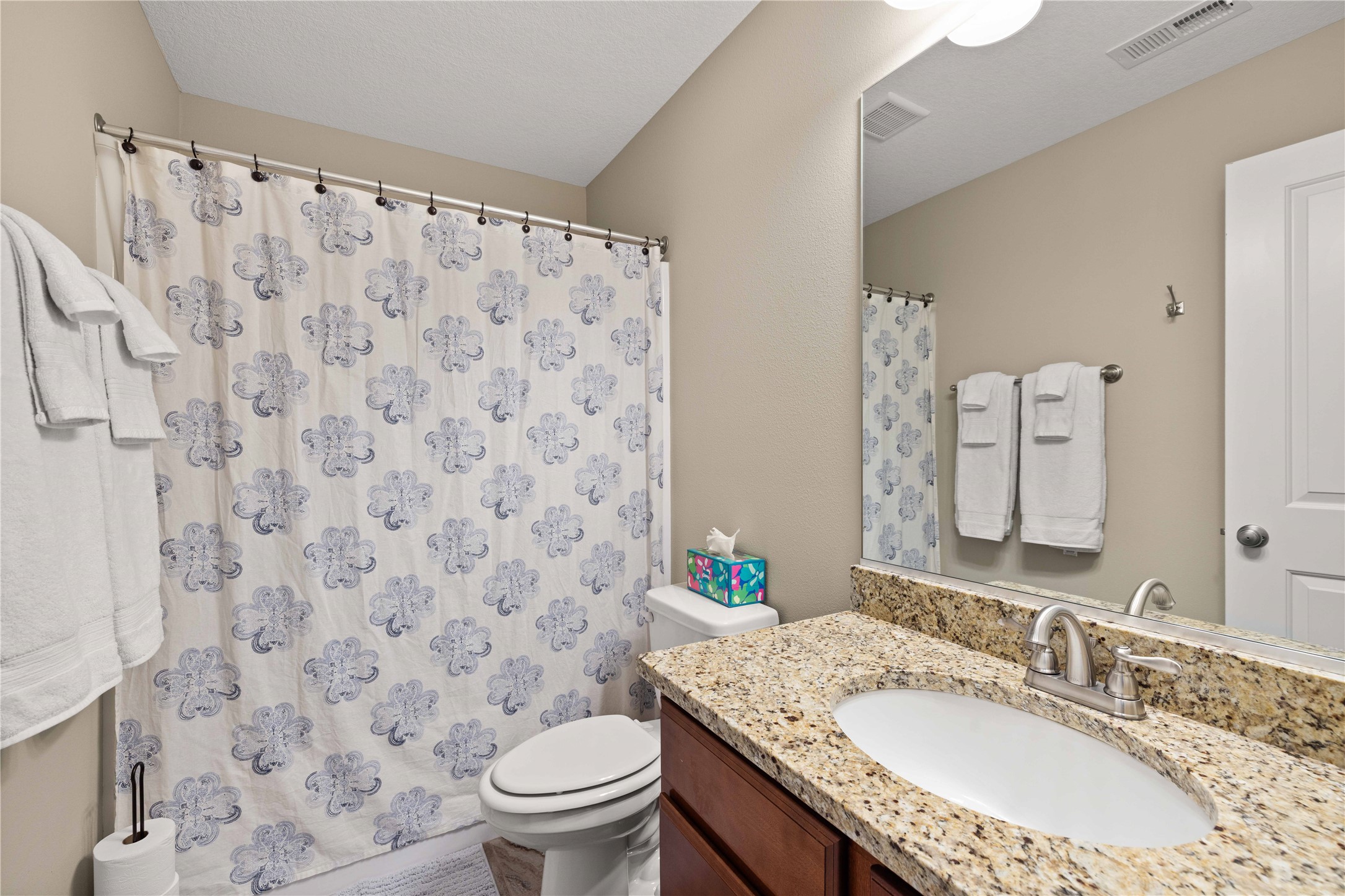 270 NE Prairie Wolf Drive, Waukee, Iowa image 17