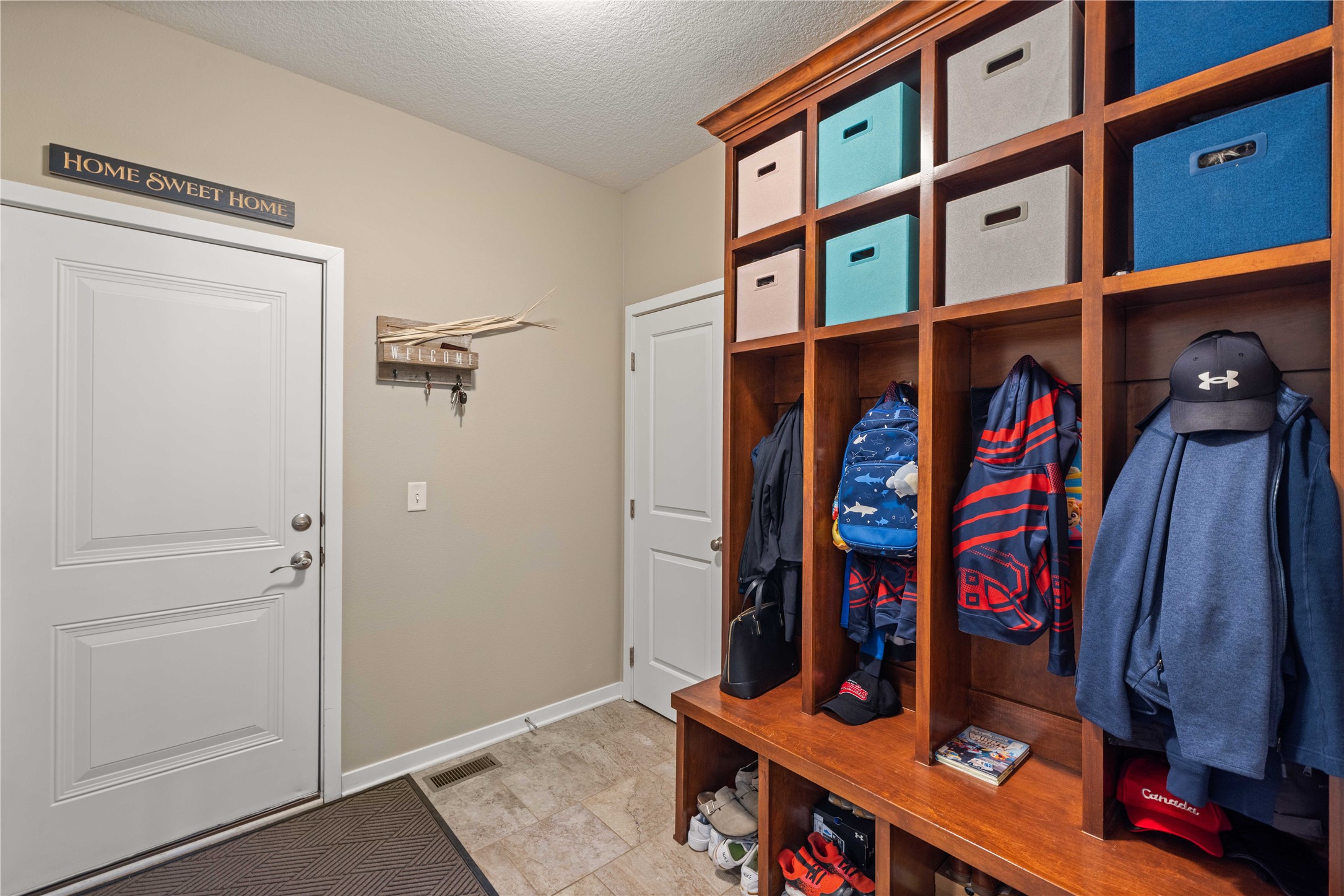 270 NE Prairie Wolf Drive, Waukee, Iowa image 8
