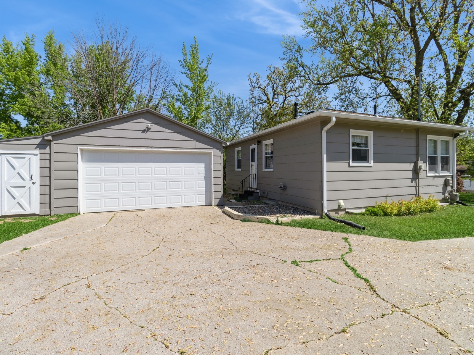 925 1st Street, Newton, Iowa image 27