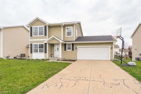 Homes For Sale - 2615 13th Street<br/> Altoona, IA 50009