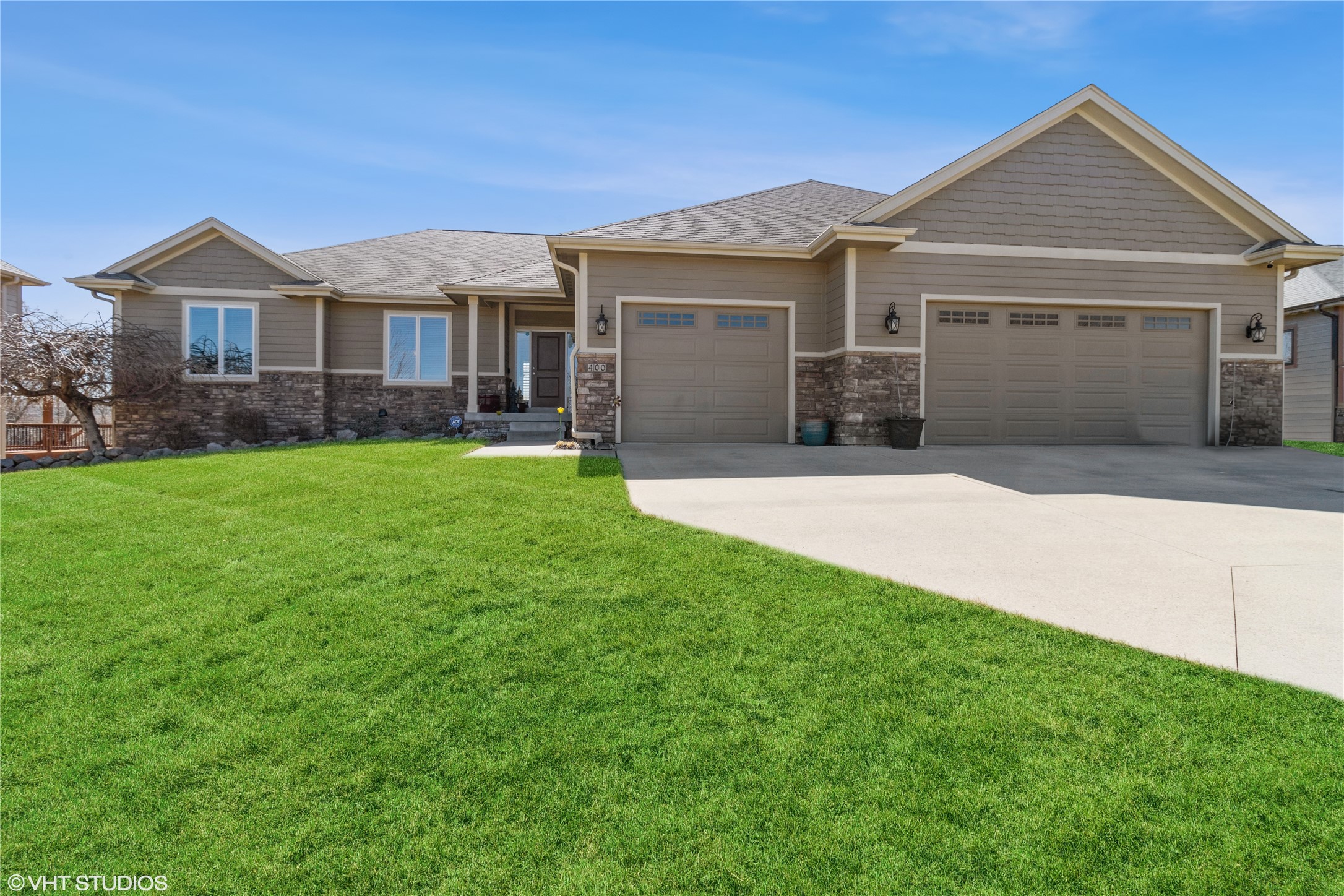 400 Indian Ridge Drive, Waukee, Iowa image 1
