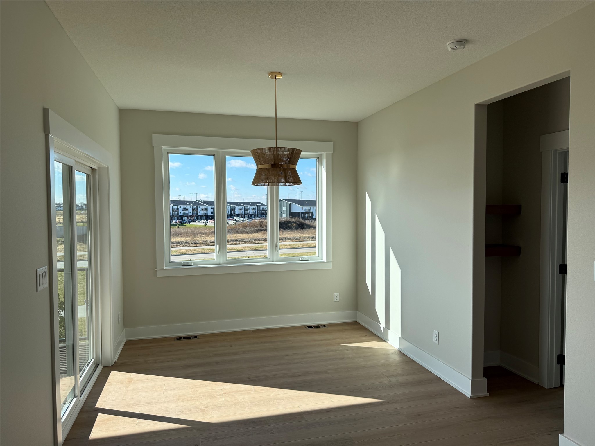 830 NW Sandy Hollow Circle