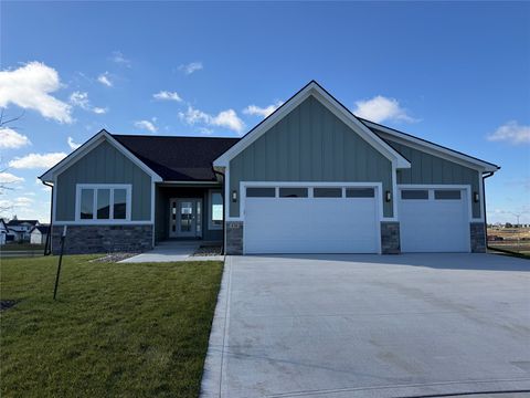 830 NW Sandy Hollow Circle Waukee IA 50263