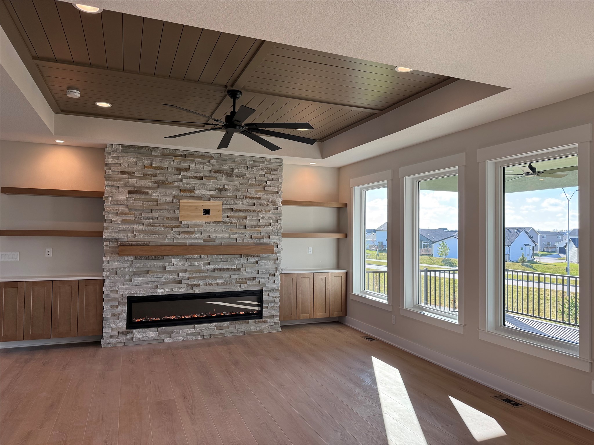 830 NW Sandy Hollow Circle