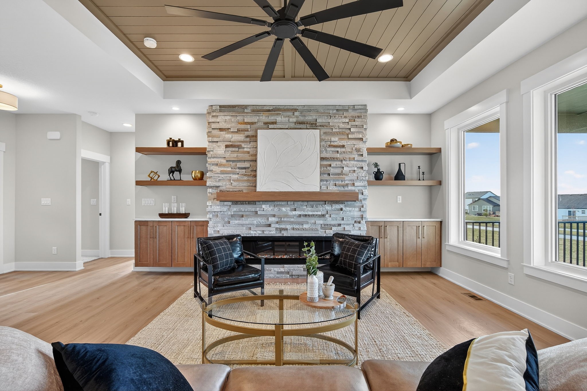 830 NW Sandy Hollow Circle