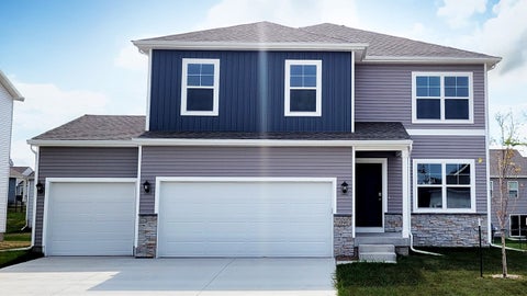 Homes For Sale - 949 Hillside Place<br/> Polk City, IA 50226
