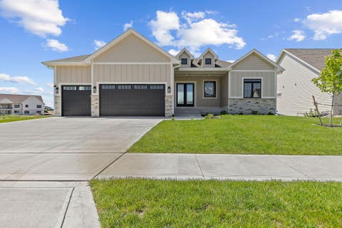 Homes For Sale - 5300 175th Street<br/> Dallas County, Urbandale, IA 50323