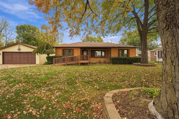 1909 48TH ST, DES MOINES, IA 50310 - Image b3fb5e2dfaf6a40f3303143183fc0541/127836615