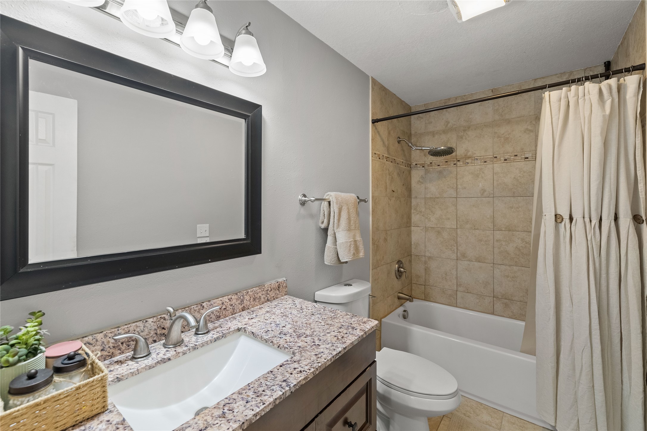 709 E Hackley Avenue, Des Moines, Iowa image 13