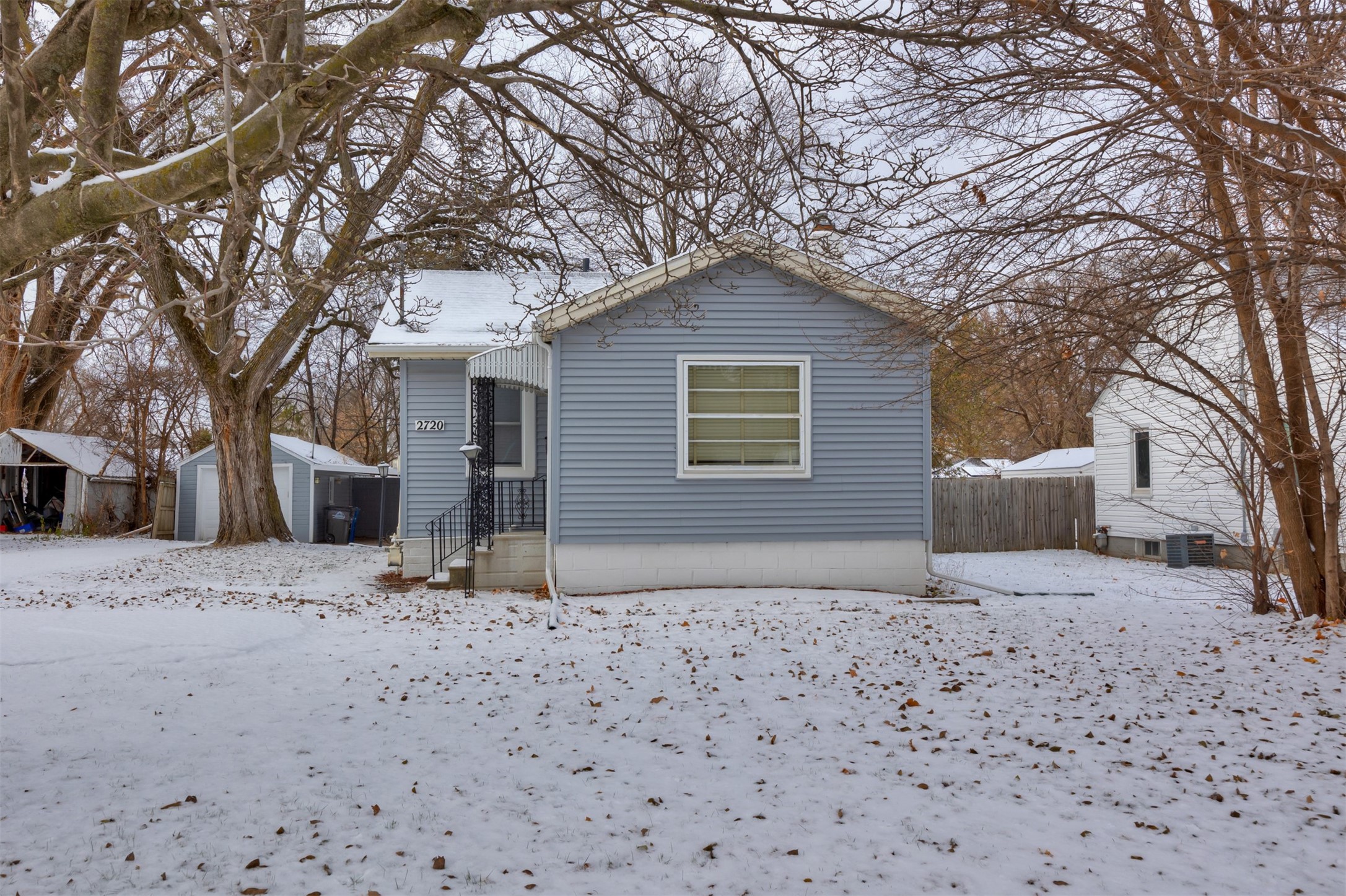 3918 10th Street, Des Moines, Iowa image 2