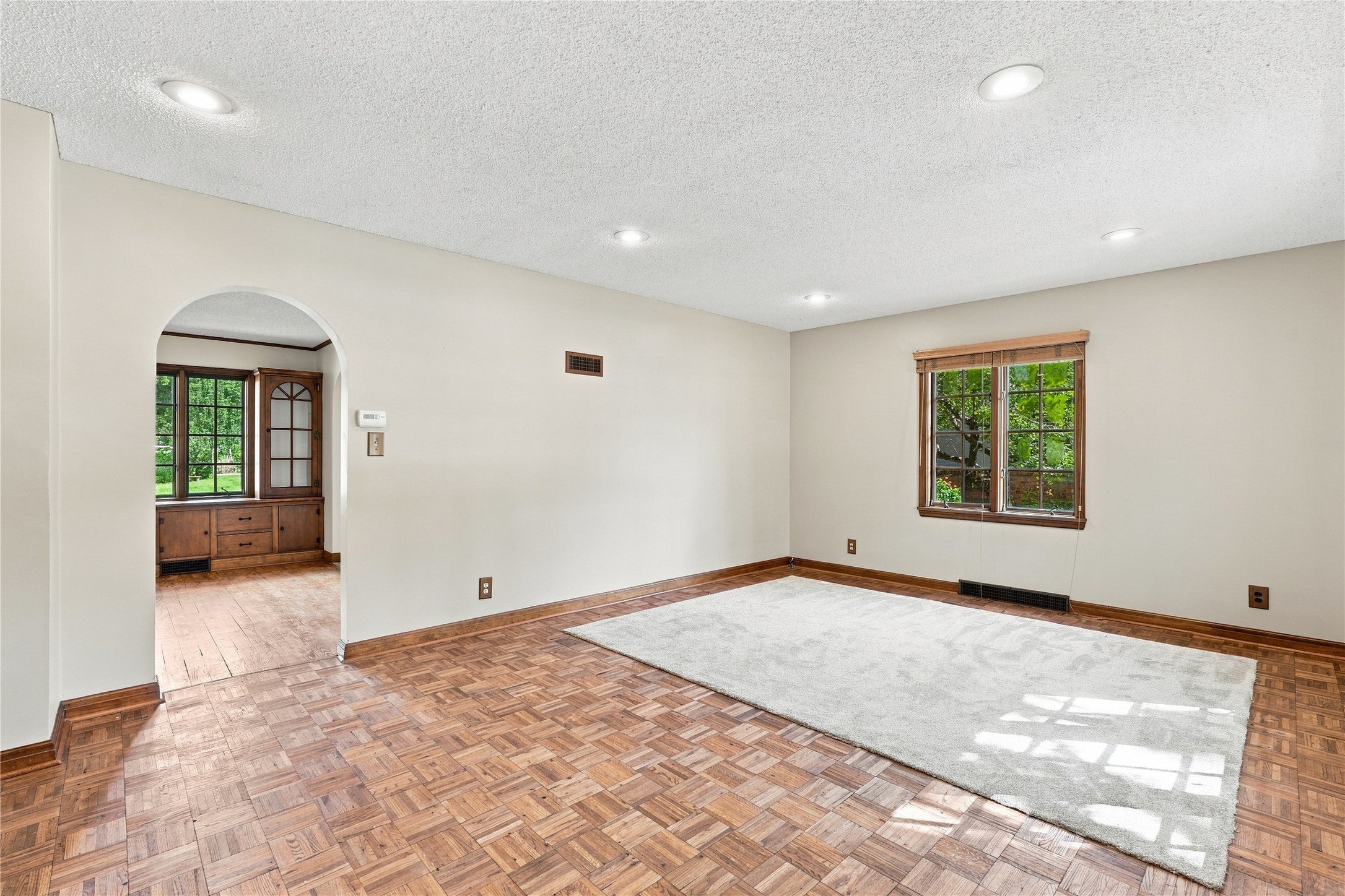 1008 W 1st Street