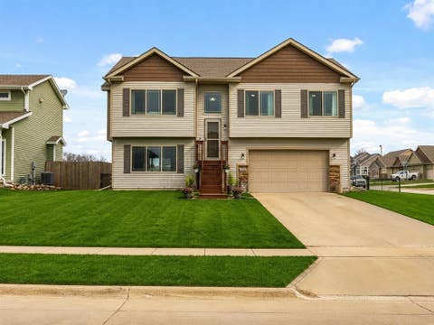 Homes For Sale - 1413 Lyndale Drive<br/> Polk City, IA 50226
