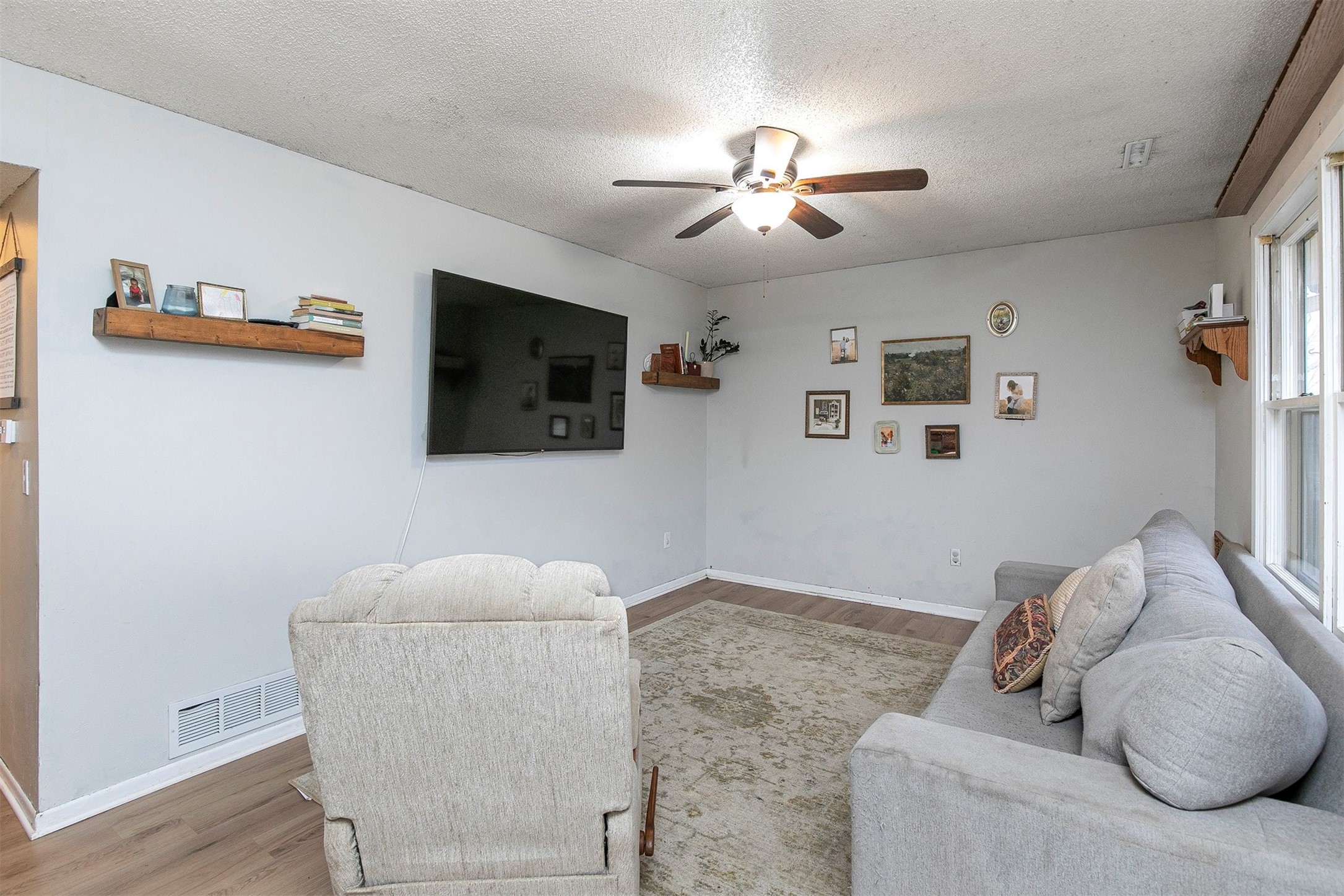 1342 Hunter Drive, Norwalk, Iowa image 3