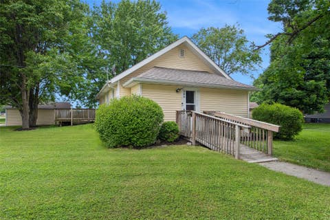 Homes For Sale - 306 3rd Avenue<br/> Altoona, IA 50009