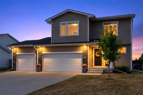 Homes For Sale - 950 Cedar Street<br/> Waukee, IA 50263