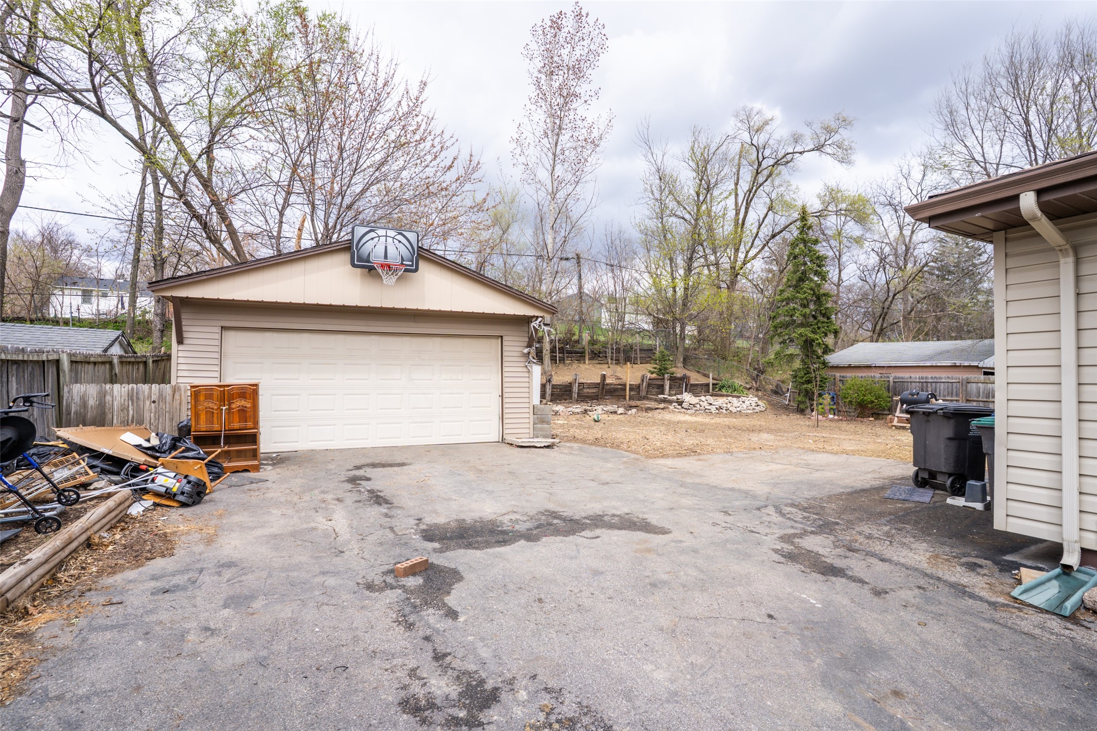 1009 Luster Lane, Des Moines, Iowa image 12