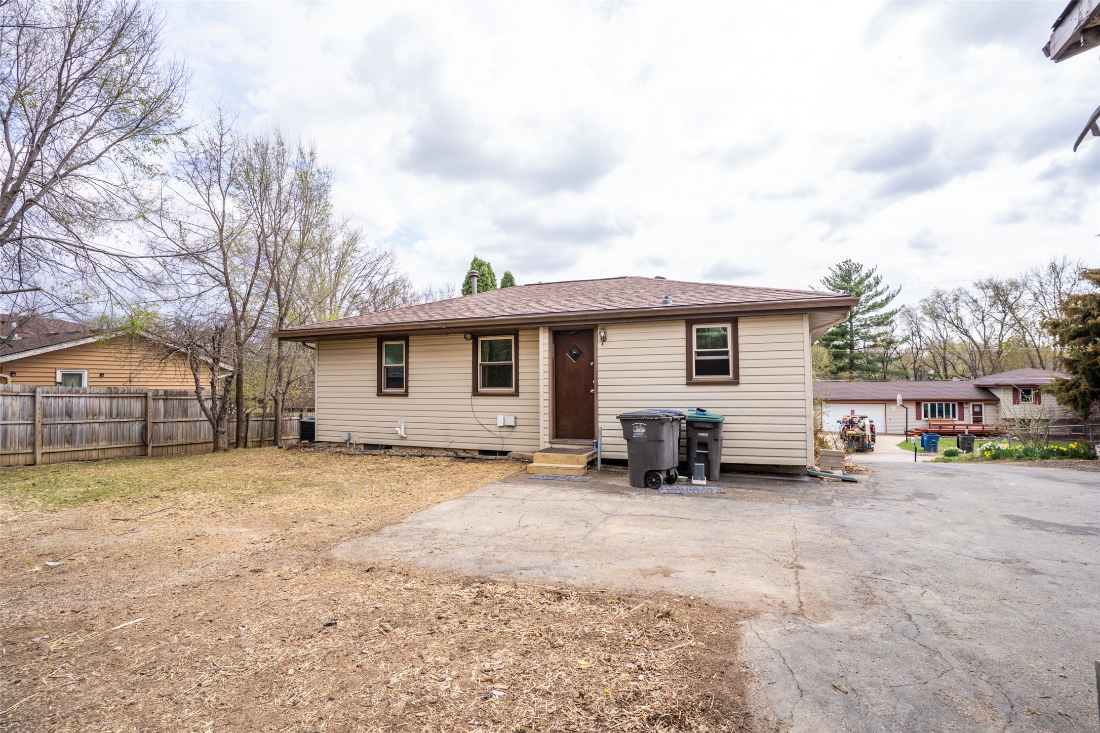 1009 Luster Lane, Des Moines, Iowa image 14