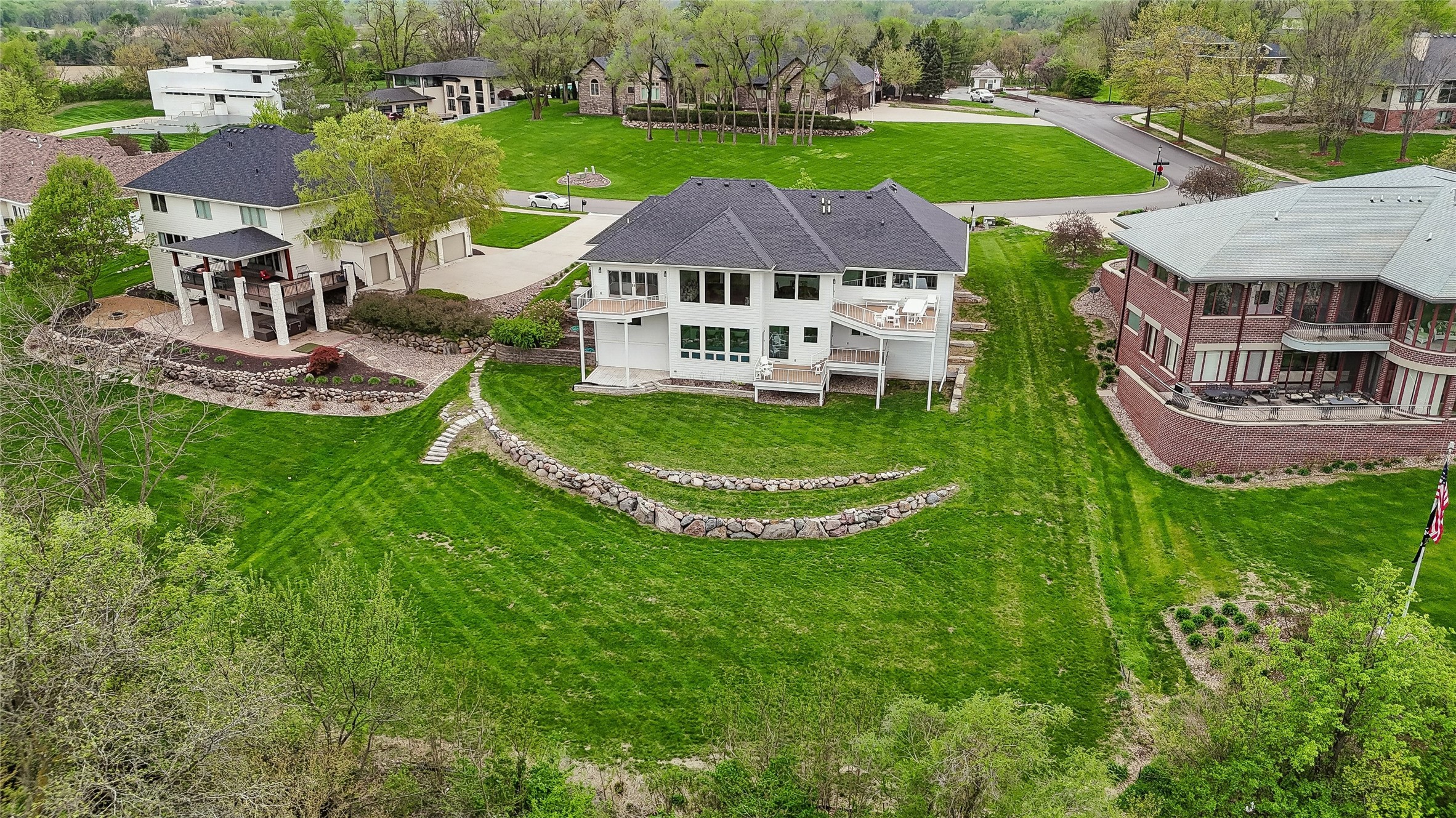 1863 Glen Oaks Drive
